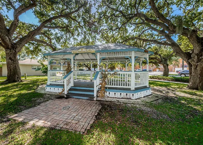 New Listing Stunning View Cypress Beachfront *